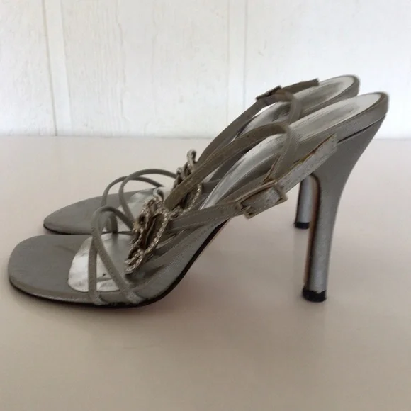 STUART WEITZMAN CRYSTAL FLOWER SANDALS SIZE 6 - Picture 3 of 16